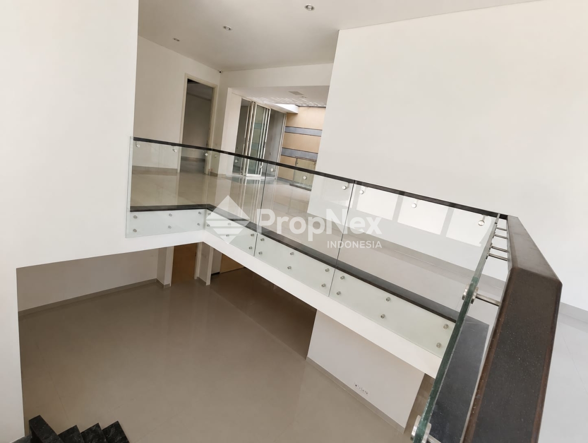 Rumah Wisata Bukit Mas Cluster Grand Palais 2 Lantai — foto 4